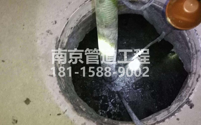 216建邺区清理化粪池